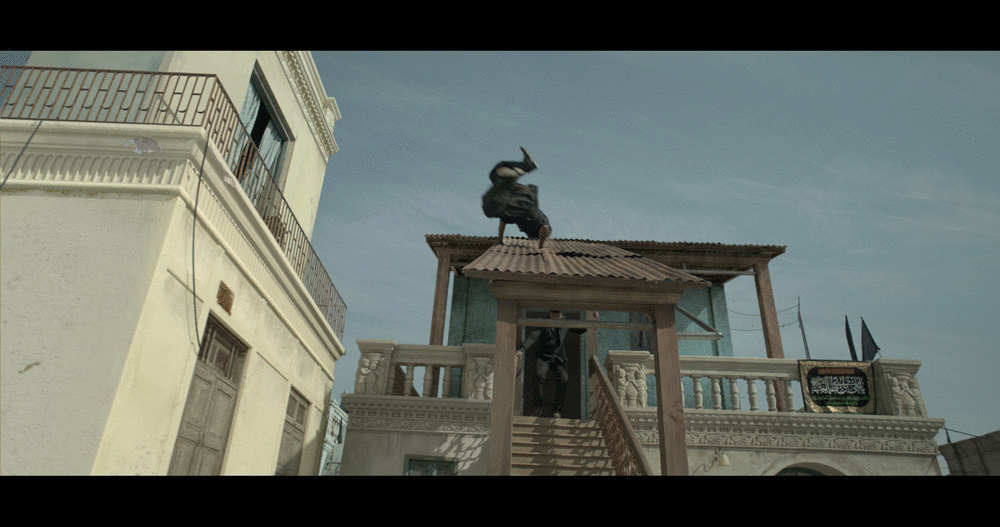 Raees rooftop chase gif